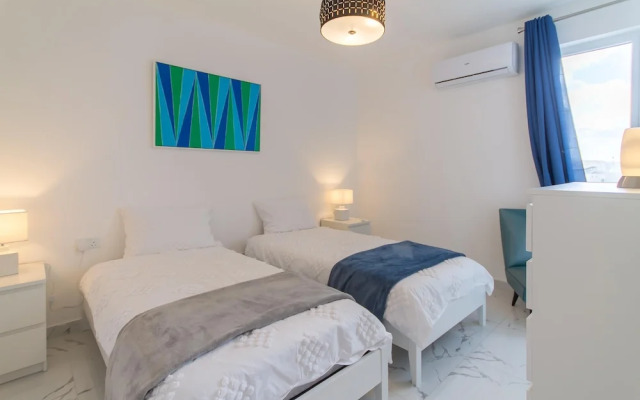 Sunny Penthouse Modern 2 bdr - Sliema