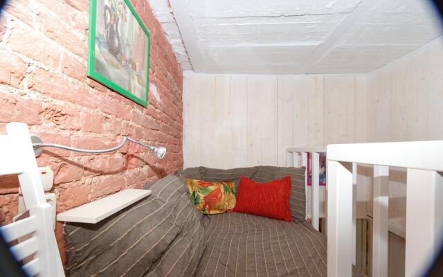 Меблированные комнаты на Среднем проспект 55литО