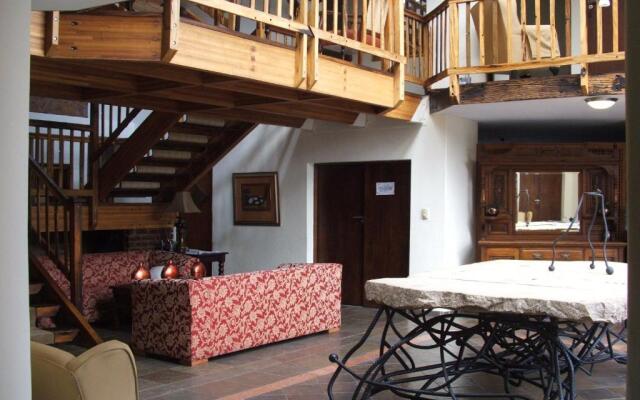 Coral Tree Inn