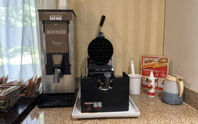 Sleep Inn & Suites Airport