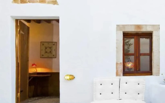 CasaLindos Traditional Houses & studios