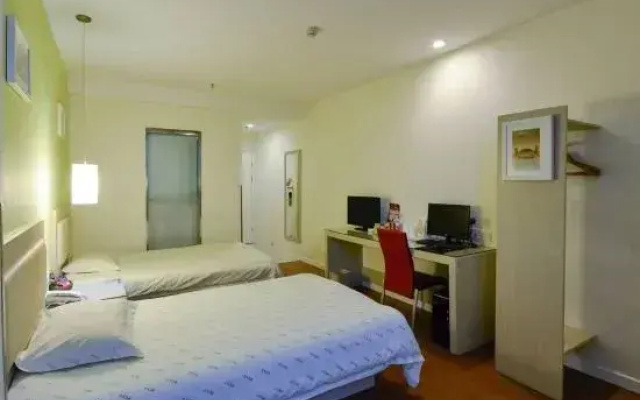 Ruide Te Hotel (Hangzhou Xiaoshan Renmin Road Subway Station)