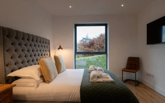 9 Loch View Luxury Loch Views