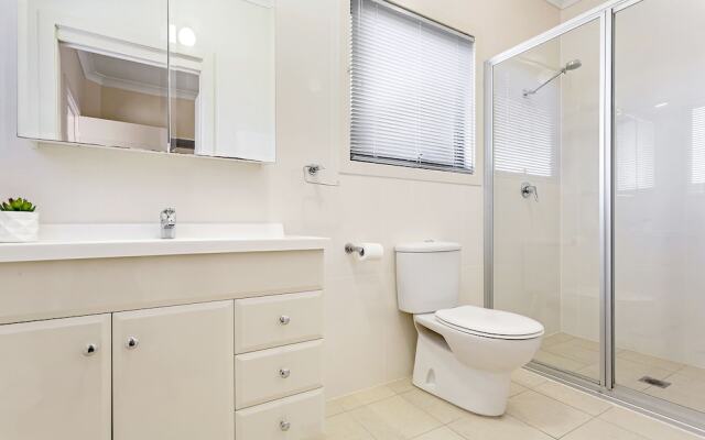 Indah Pantai, 84 Lentara Street