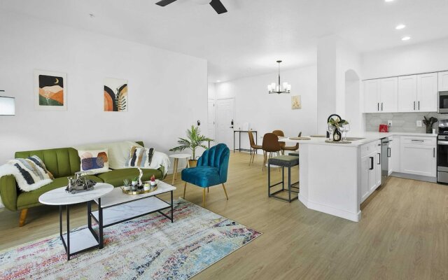 TWO Glendale CozySuites with Pool 2 & 9