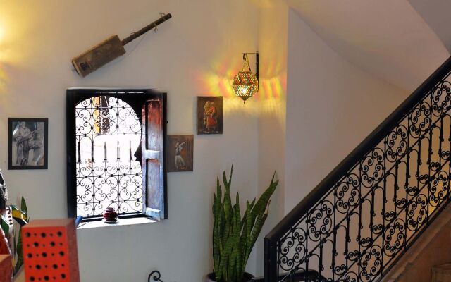 Riad La Porte Rouge By La Siredrah