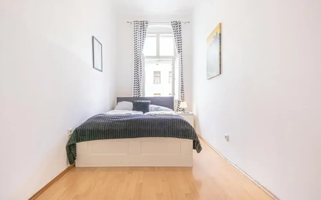 Private Room For Long Stay Stadthalle