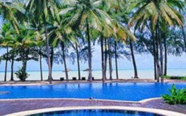 Royal Bangsak Beach Resort