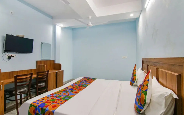 Fabhotel Hari Residency