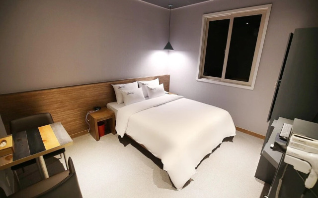 Jecheon Case Hotel
