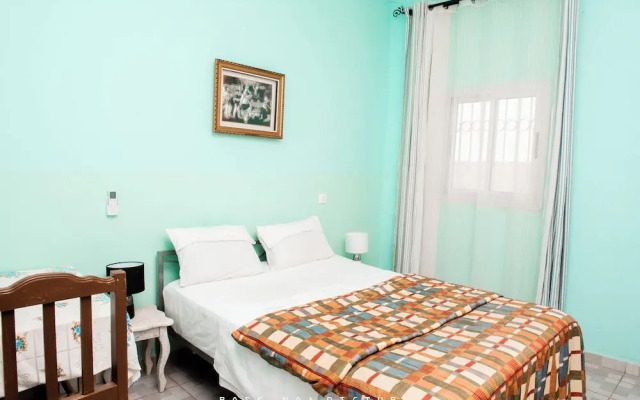Odza, Modern Apartment, 3 Bedrooms, Private Parking