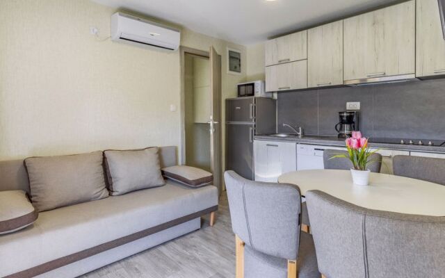 Luxury Premium 28032
