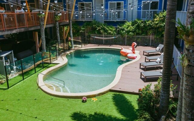 Bounce Cairns