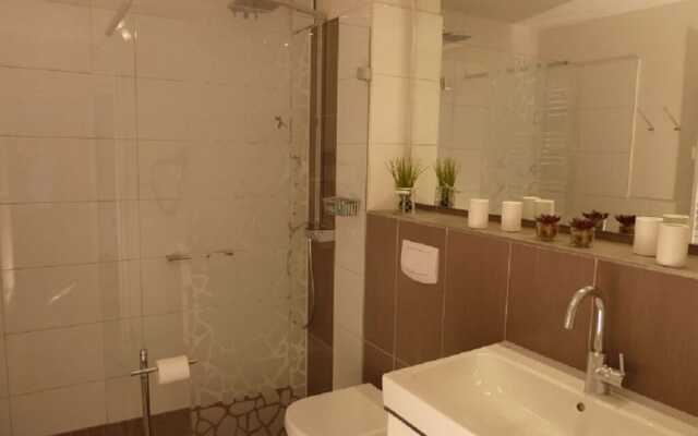 Hohe Lith 4.09 Modern Retreat