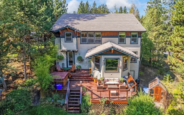 Skyliner Summit Chalet