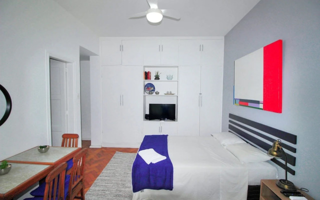 Studio Completo em Ipanema C063