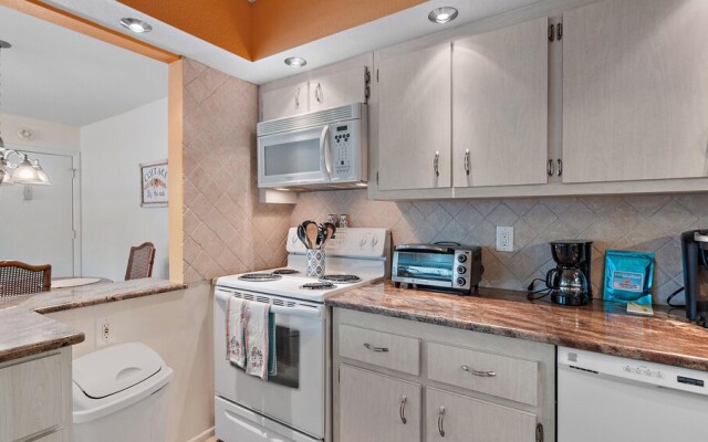 Serenity On Sutton 2 Bedroom Townhouse by RedAwning