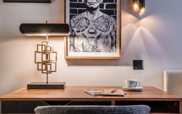 Stylish Earl's Court Studios