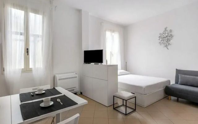 White Leaves Studio by Wonderful Italy
