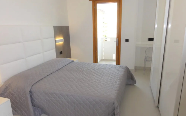 Very Comfortable Seafront Apartment