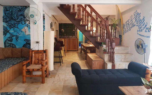 Go Surfari House