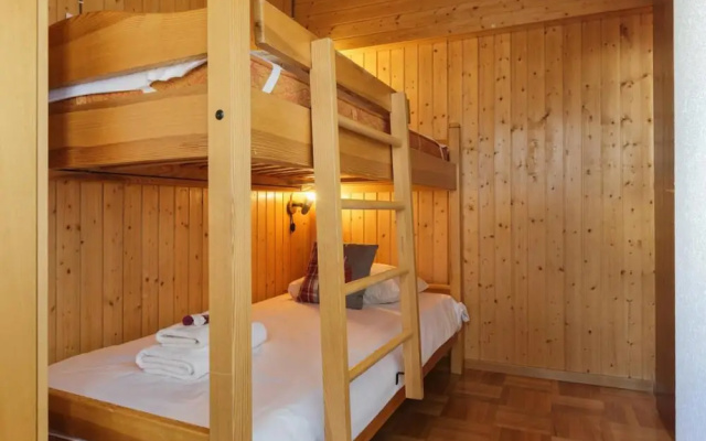 Centrally Placed ski in out Apartment Next to Lift