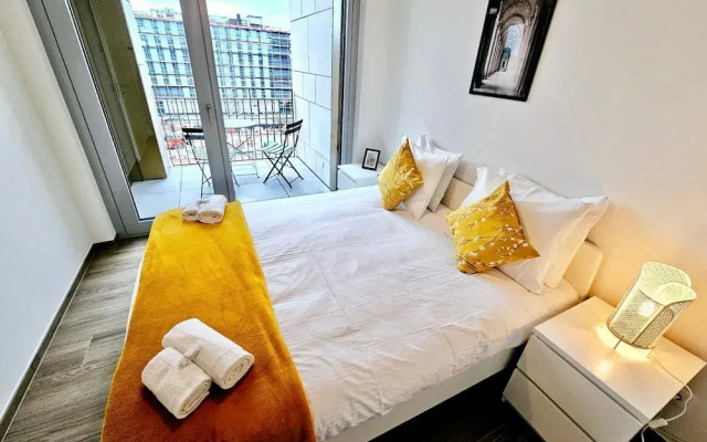 Comfy one bedroom with parking&balcony