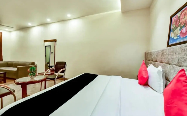 Hotel Frontier Royal