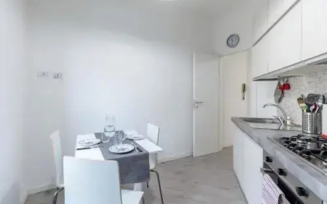 Piazza De Angeli M1 Comfortable Flat with Balcony