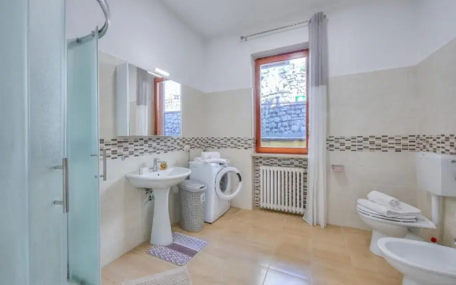 Sunny Apartment Lake View Laveno