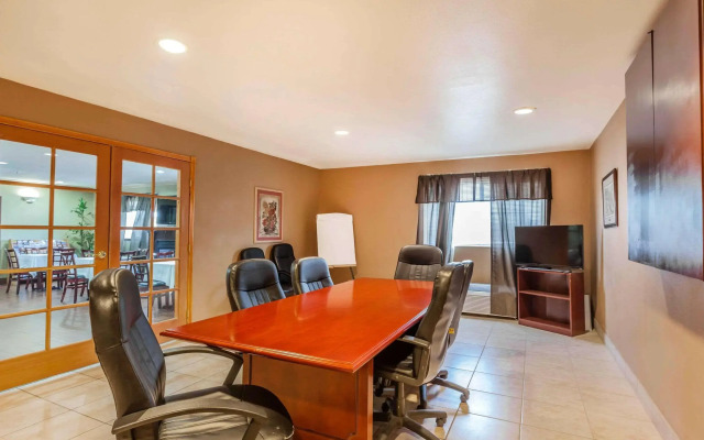 Quality Inn Near Seattle Premium Outlets Arlington