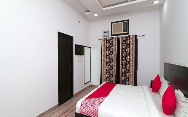 OYO 16080 The Royal Orchid