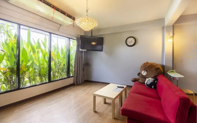 OYO 705 Hostel@seatzstation