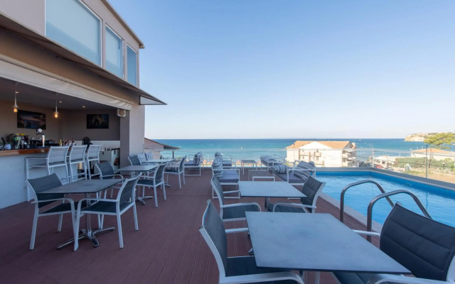 Porto Planos Beach Hotel