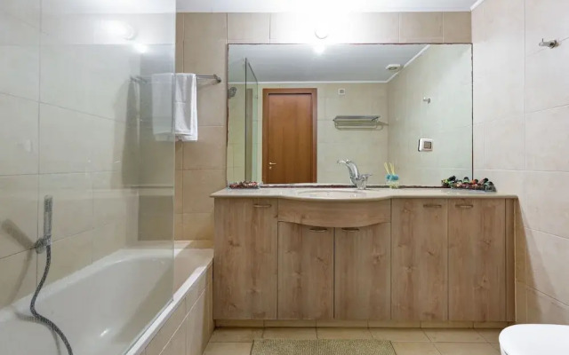 Laguna Water Front Sweet 1