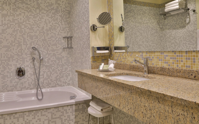 Crowne Plaza Venice East by IHG
