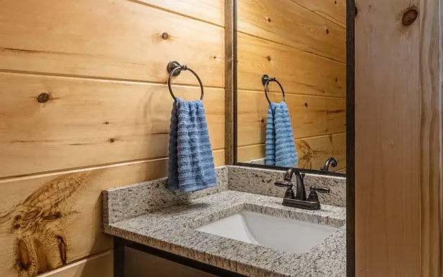 Serene Mountain Retreat 3BR Haven in Gatlinburg