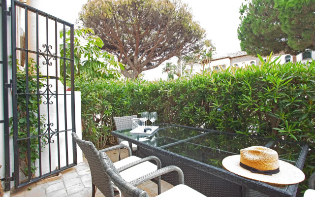White Pearl Beach Elviria H1