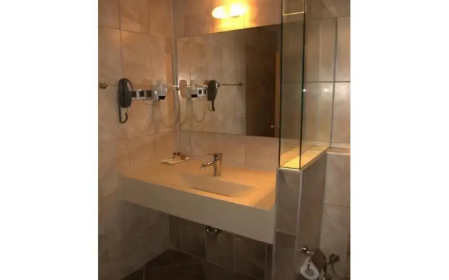 Hotel Ayata