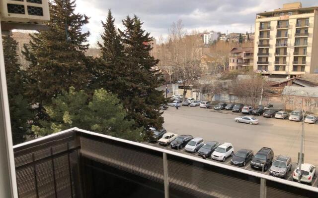 Old Tbilisi Home Near Metro Isani And 300 Aragveli