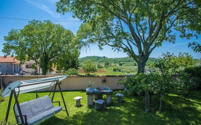 Beautiful Holiday Home in Dracevac With Terrace