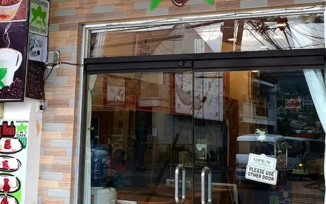 GardenPod Hostel + Café