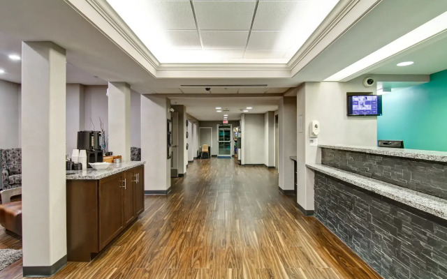 Home Inn Express - Medicine Hat