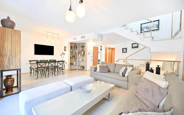 Stunning 4BR in Neve Tsedek by HolyGuest