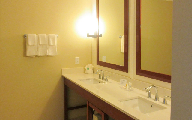 Comfort Suites