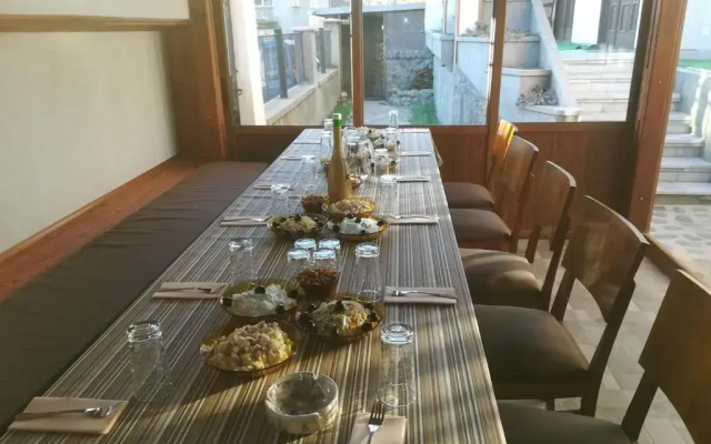 Ganovi Guest House