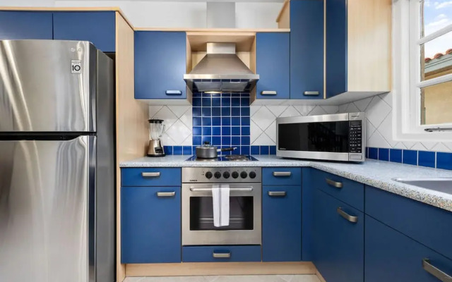 3BR Town Home in Gated Community Palm Beach