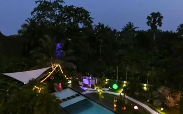 Red Mango Apartment Hotel