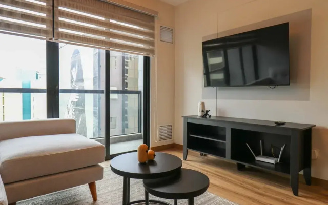 w Extraordinary 2BR w Balcony in Miraflores