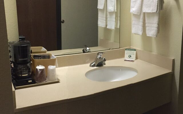 Star City Inn & Suites